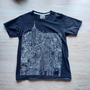 ARAINA Graphic Tee Shirt "City Building" Sort Sleeve Black 100% Cotton Men Sz.L